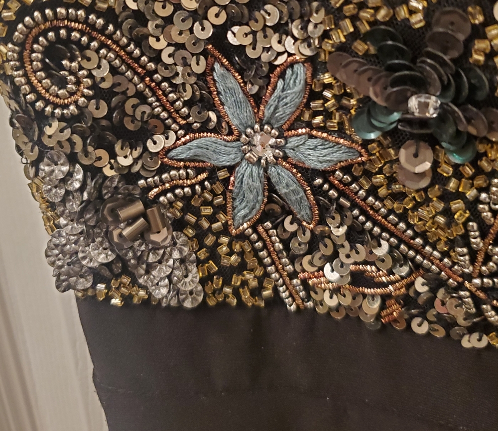 Adrianna Papell Elegant Black and Gold Sequin Embellished Long Dress - Picture 2 of 14